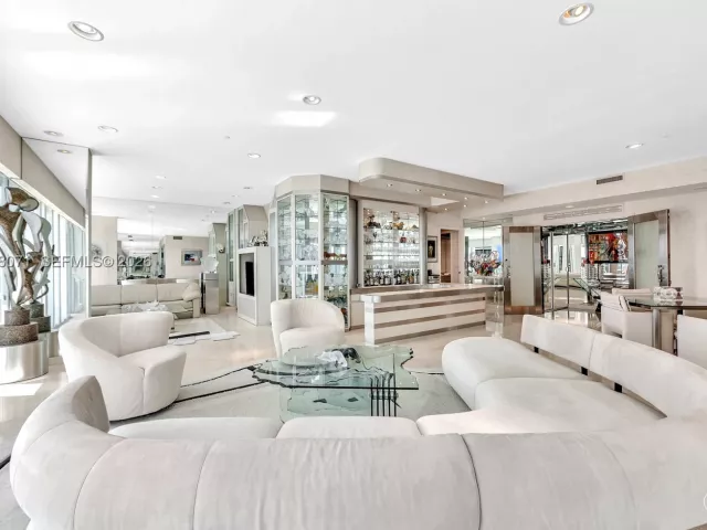 2-bedroom condo for sale in Bal Harbour - 10101 Collins Ave 11D +Cabana - MondialRealty