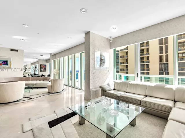 2-bedroom condo for sale in Bal Harbour - 10101 Collins Ave 11D +Cabana - MondialRealty