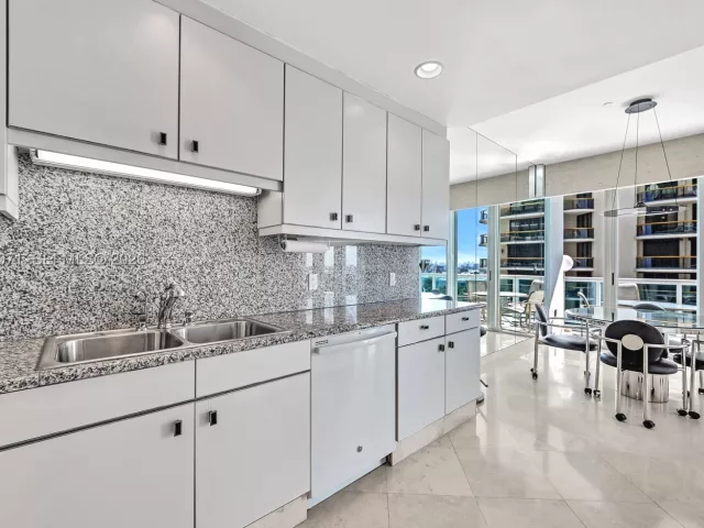 2-bedroom condo for sale in Bal Harbour - 10101 Collins Ave 11D +Cabana - MondialRealty