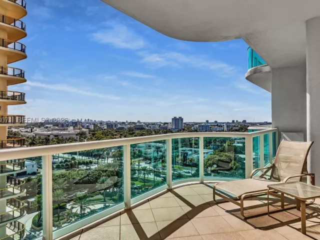 2-bedroom condo for sale in Bal Harbour - 10101 Collins Ave 11D +Cabana - MondialRealty