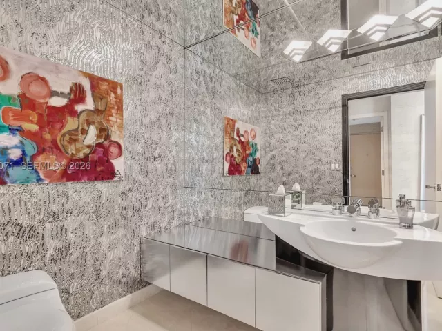 2-bedroom condo for sale in Bal Harbour - 10101 Collins Ave 11D +Cabana - MondialRealty