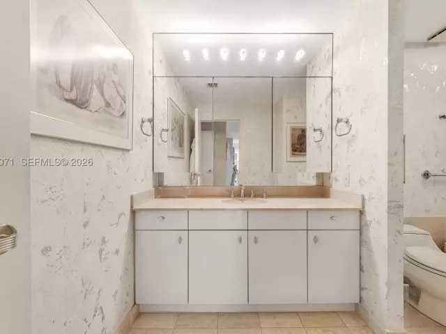 2-bedroom condo for sale in Bal Harbour - 10101 Collins Ave 11D +Cabana - MondialRealty