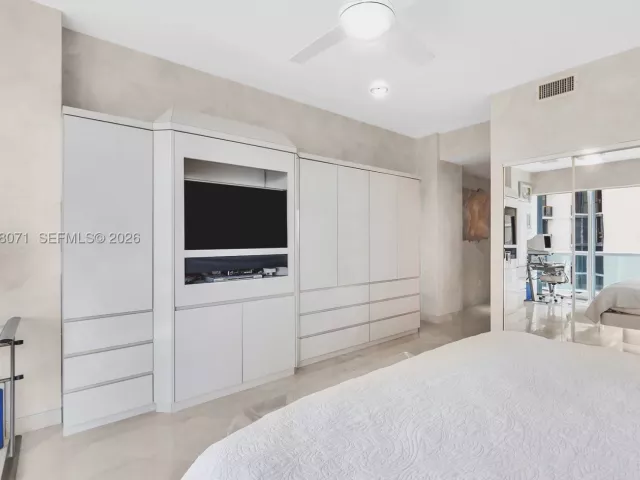 2-bedroom condo for sale in Bal Harbour - 10101 Collins Ave 11D +Cabana - MondialRealty