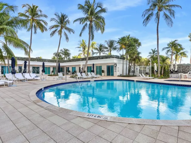 2-bedroom condo for sale in Bal Harbour - 10101 Collins Ave 11D +Cabana - MondialRealty