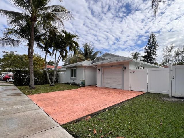 Home for sale at 747 SW 6th St - photo 7240548