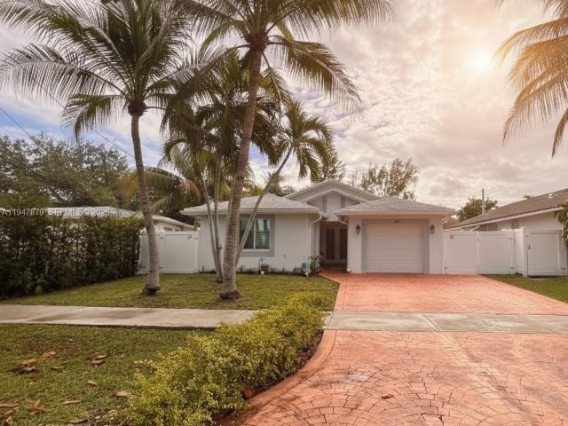 Home for sale at 747 SW 6th St - photo 7240549