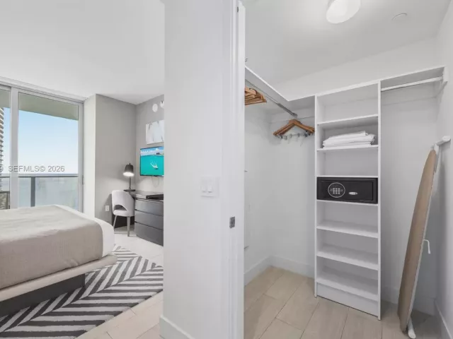 2-bedroom condo for sale in Hollywood - 4010 S Ocean Dr R2307 - MondialRealty