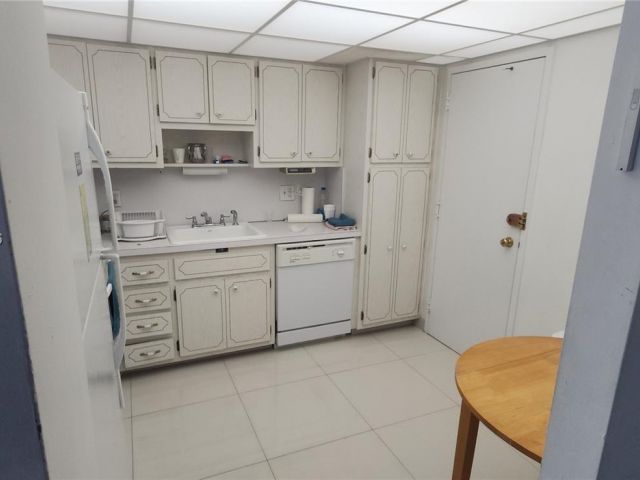 2-bedroom condo for rent in Hallandale Beach - 1985 S Ocean Dr 15H - MondialRealty