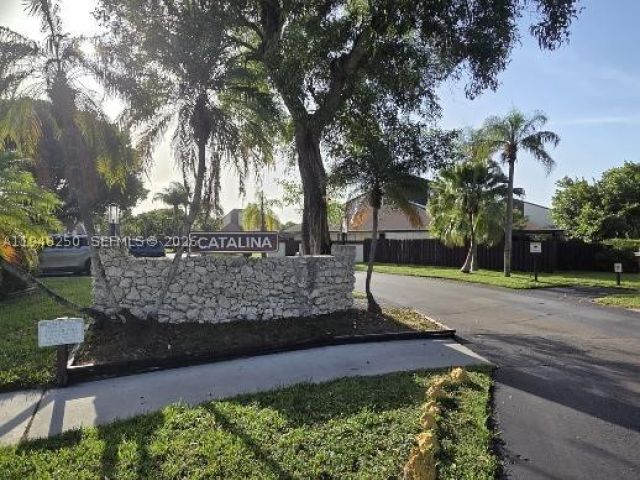 2-bedroom home for sale in Miami - 20033 NE 2nd Pl - MondialRealty