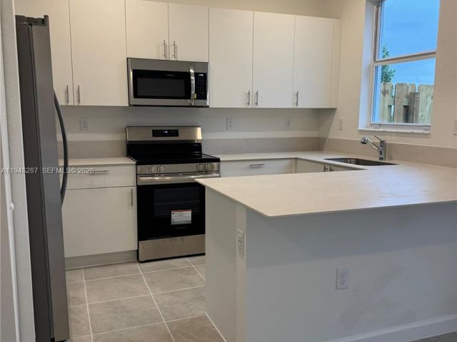 3-bedroom home for rent in Homestead - 2724 SE 26th Ave 0 - MondialRealty