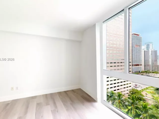3-bedroom condo for sale in Miami - 325 S Biscayne Blvd 2226 - MondialRealty
