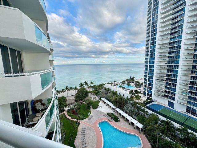 1-bedroom condo for rent in Hollywood - 3001 S Ocean Dr 1421 - MondialRealty