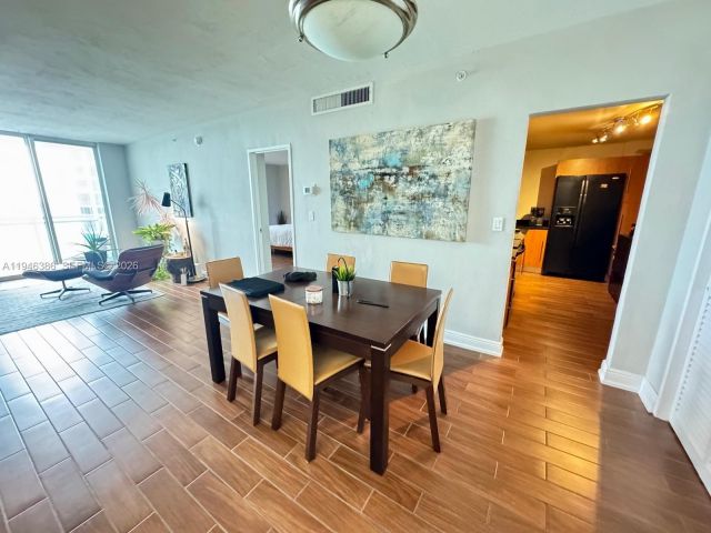 1-bedroom condo for rent in Hollywood - 3001 S Ocean Dr 1421 - MondialRealty