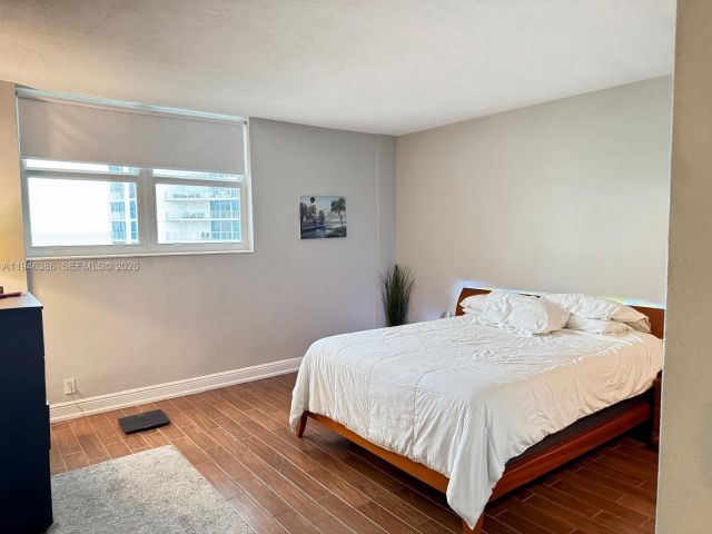 1-bedroom condo for rent in Hollywood - 3001 S Ocean Dr 1421 - MondialRealty