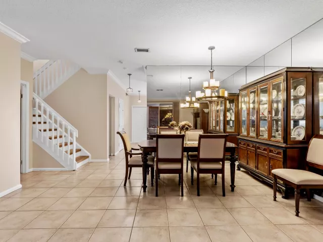 3-bedroom home for sale in Boca Raton - 6757 Via Regina 3 - MondialRealty