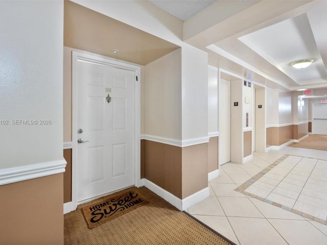 2-bedroom condo for sale in Fort Lauderdale - 520 SE 5th Ave 3209 - MondialRealty