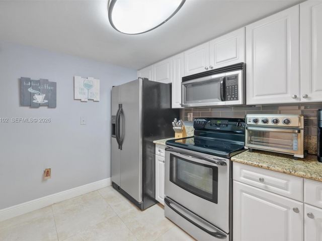 2-bedroom condo for sale in Fort Lauderdale - 520 SE 5th Ave 3209 - MondialRealty