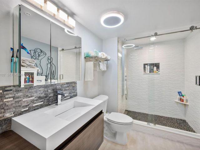 2-bedroom condo for sale in Fort Lauderdale - 520 SE 5th Ave 3209 - MondialRealty