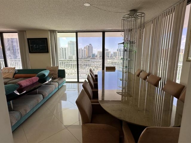 Apartment for sale  Unit #1909 - photo 7157800