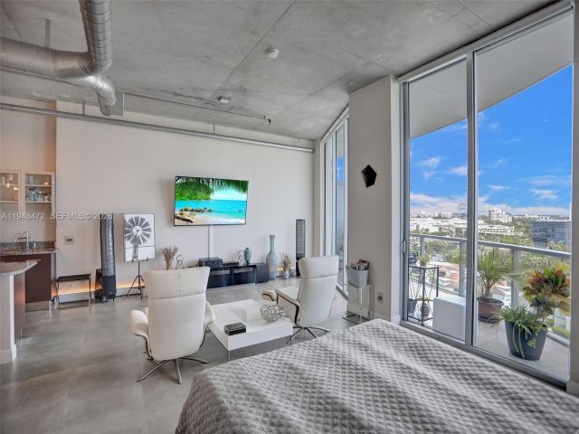 1-bedroom condo for sale in Aventura - 3029 NE 188th St 1024 - MondialRealty