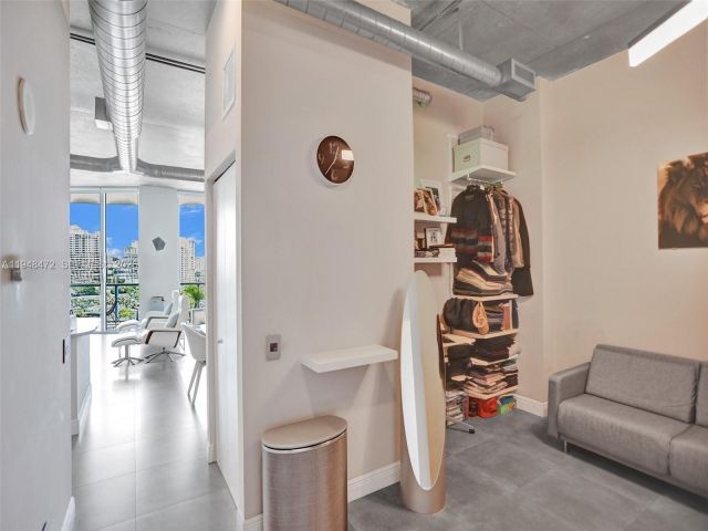 1-bedroom condo for sale in Aventura - 3029 NE 188th St 1024 - MondialRealty