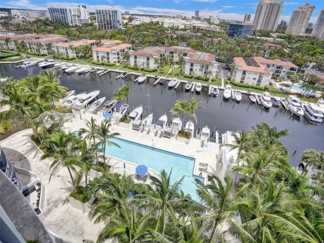 1-bedroom condo for sale in Aventura - 3029 NE 188th St 1024 - MondialRealty