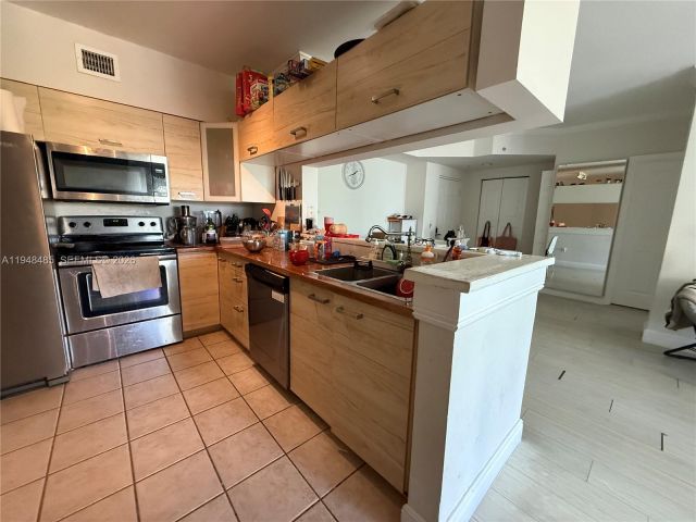 Apartment for rent  Unit #4506 - photo 7450217