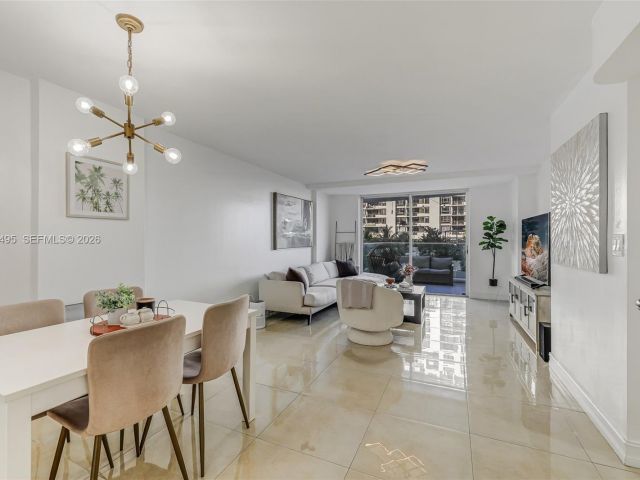1-bedroom condo for sale in Miami - 770 Claughton Island Dr 409 - MondialRealty