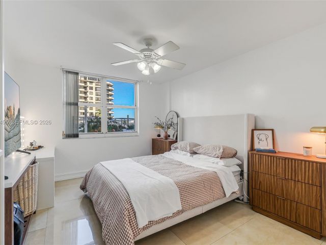 1-bedroom condo for sale in Miami - 770 Claughton Island Dr 409 - MondialRealty