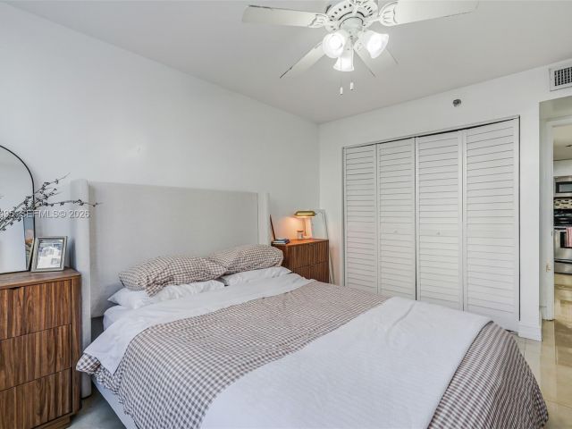 1-bedroom condo for sale in Miami - 770 Claughton Island Dr 409 - MondialRealty