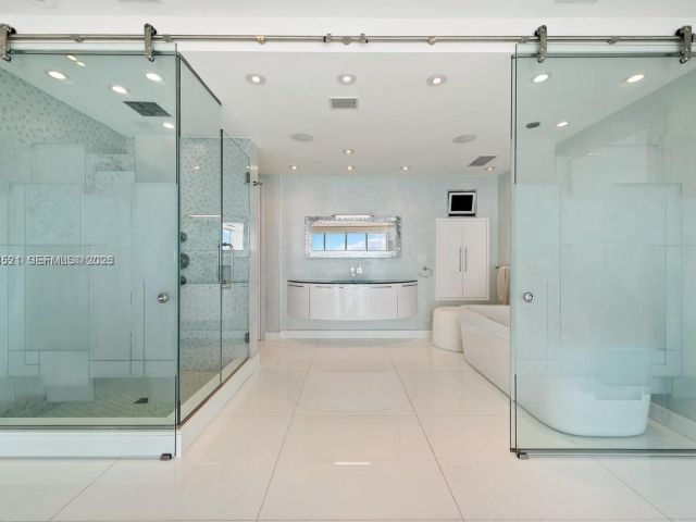 Apartment for rent  Unit #4403 - photo 7157156