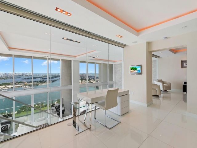 Apartment for rent  Unit #4403 - photo 7157158