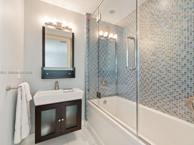 Apartment for rent  Unit #4403 - photo 7157162