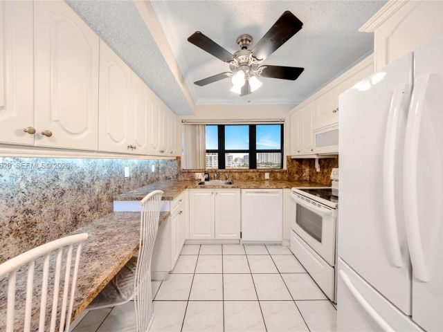 1-bedroom condo for rent in Hallandale Beach - 2017 S Ocean Dr 706 - MondialRealty