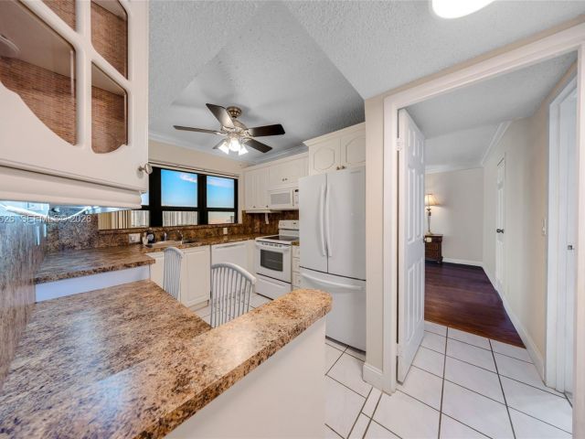 1-bedroom condo for rent in Hallandale Beach - 2017 S Ocean Dr 706 - MondialRealty