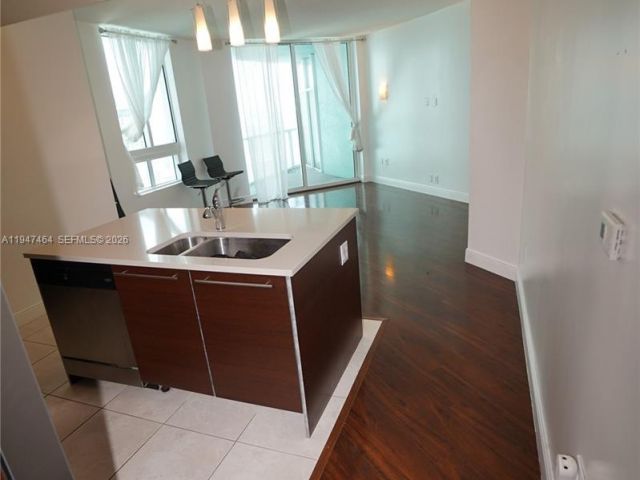 1-bedroom condo for sale in Miami - 1900 N Bayshore Dr 2510 - MondialRealty