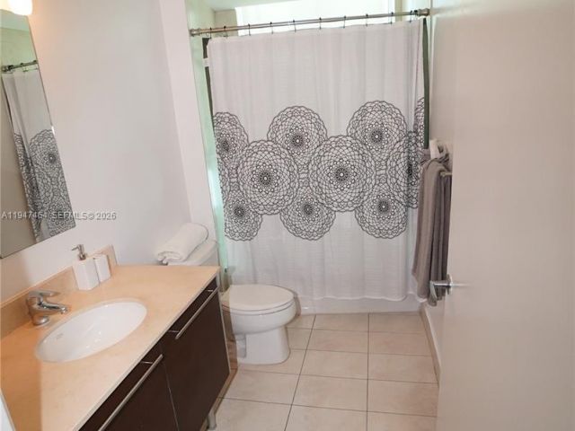 1-bedroom condo for sale in Miami - 1900 N Bayshore Dr 2510 - MondialRealty