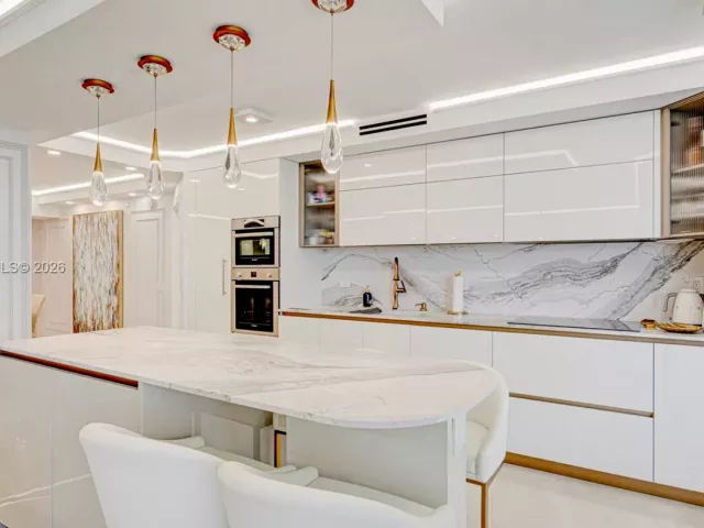 3-bedroom condo for rent in Sunny Isles Beach - 16711 Collins Ave 1004 - MondialRealty