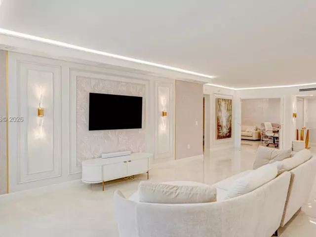 3-bedroom condo for rent in Sunny Isles Beach - 16711 Collins Ave 1004 - MondialRealty