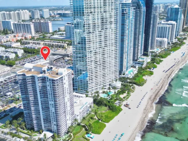 3-bedroom condo for rent in Sunny Isles Beach - 16711 Collins Ave 1004 - MondialRealty