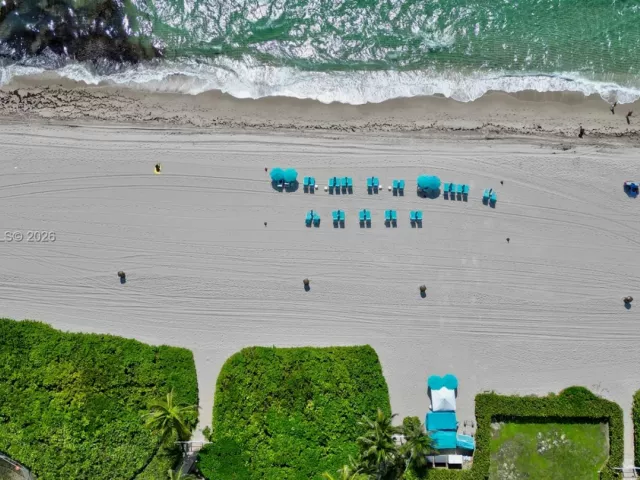 3-bedroom condo for rent in Sunny Isles Beach - 16711 Collins Ave 1004 - MondialRealty