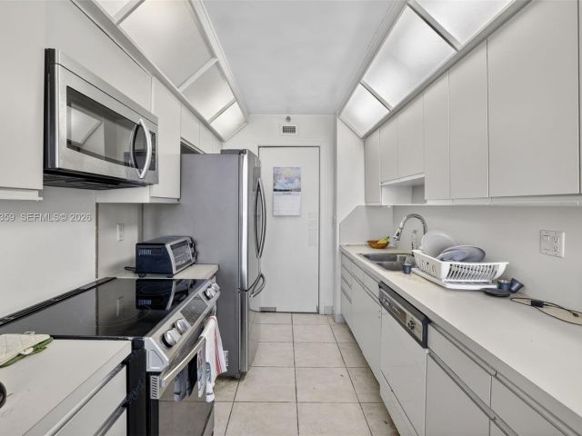 Apartment for sale  Unit #8L - photo 7161194