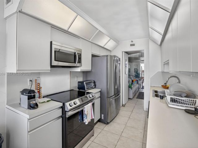 Apartment for sale  Unit #8L - photo 7161195