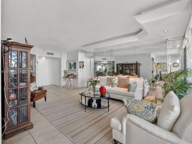 Apartment for sale  Unit #8L - photo 7161203