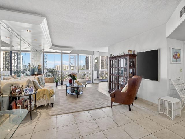 Apartment for sale  Unit #8L - photo 7161209