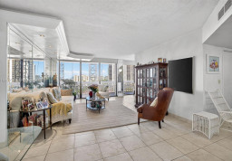 Apartment #8L at Turnberry Towers