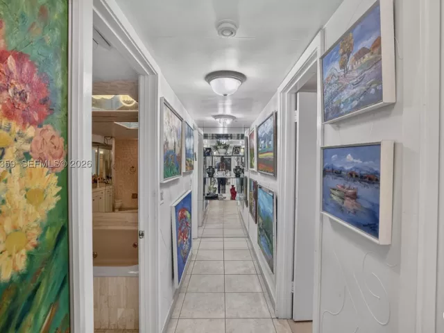 2-bedroom condo for sale in Aventura - 19355 Turnberry Way 8L - MondialRealty
