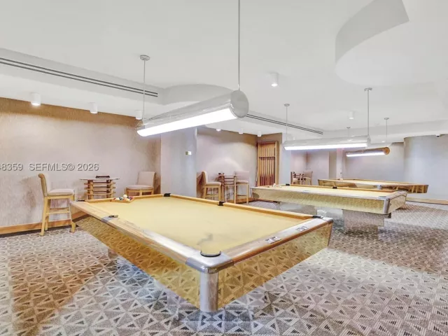 2-bedroom condo for sale in Aventura - 19355 Turnberry Way 8L - MondialRealty