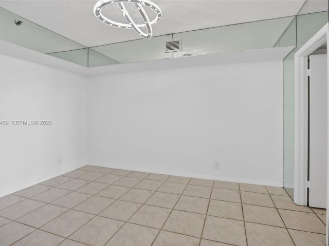 2-bedroom condo for sale in Aventura - 20281 E Country Club Dr 405 - MondialRealty