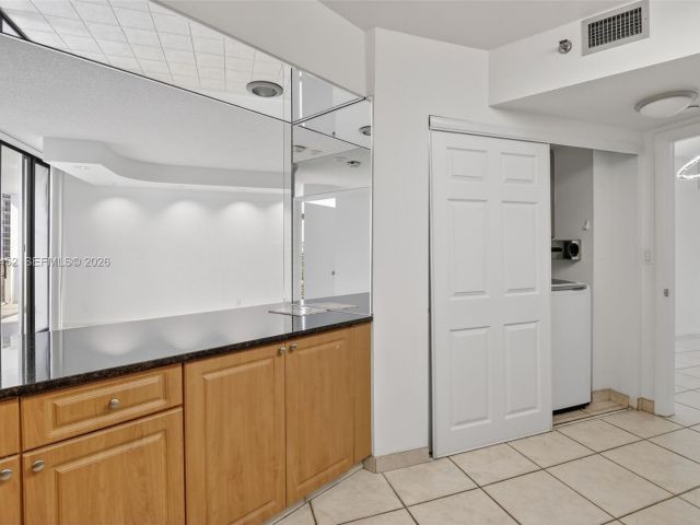 2-bedroom condo for sale in Aventura - 20281 E Country Club Dr 405 - MondialRealty